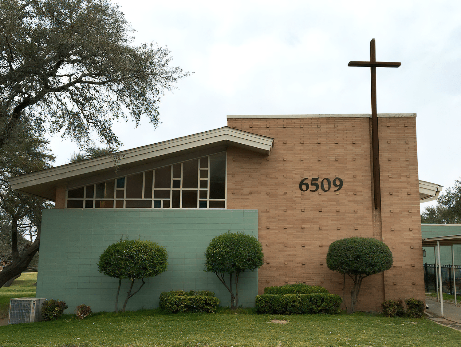 Lakewood_Christian_Church_Midcentury_Modern-gigapixel-standard-scale-6_00x.png